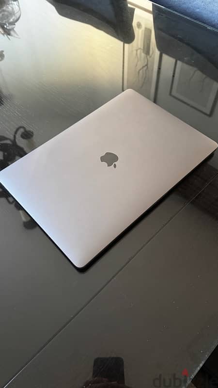 Macbook Pro 15” 32GB i9 1 Terra 2