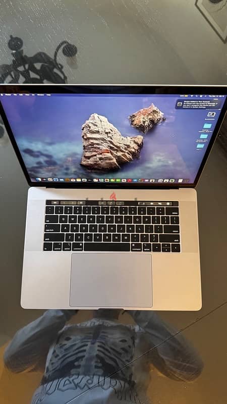 Macbook Pro 15” 32GB i9 1 Terra 6