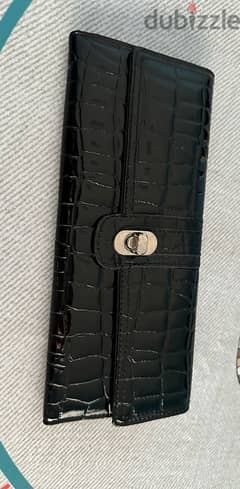 black wallet 0