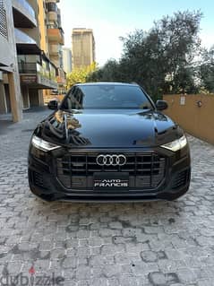 Audi Q8 Quattro Premium Plus 2019 black on black (clean carfax) 0