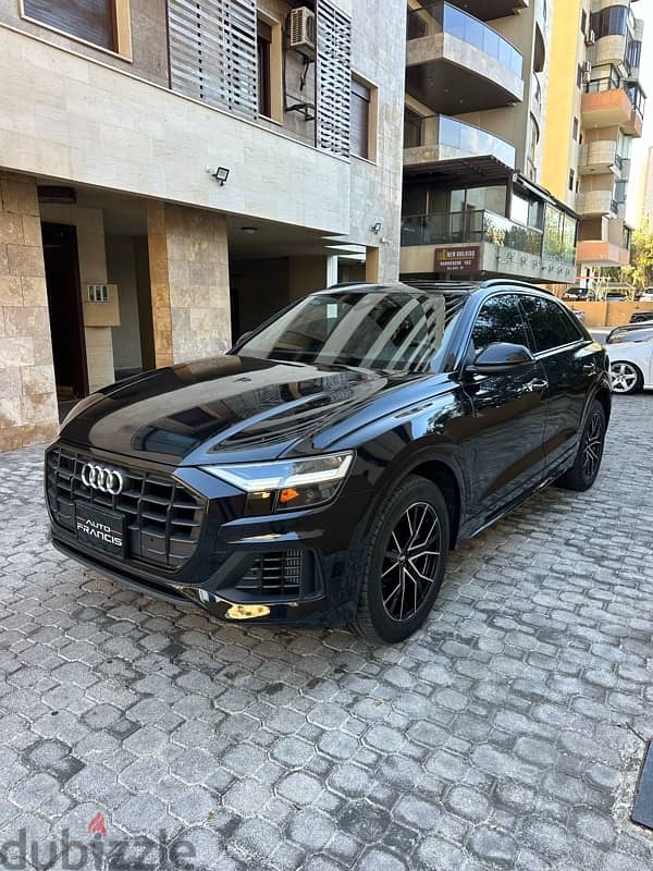 Audi Q8 Quattro Premium Plus 2019 black on black (clean carfax) 1