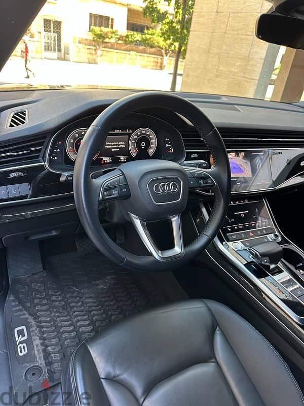 Audi Q8 Quattro Premium Plus 2019 black on black (clean carfax) 8