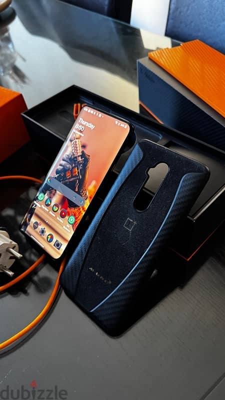 Oneplus 7T Pro McLaren edition 5G 1