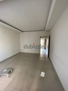 37 Sqm | Decorated Office for rent in Zalka 0