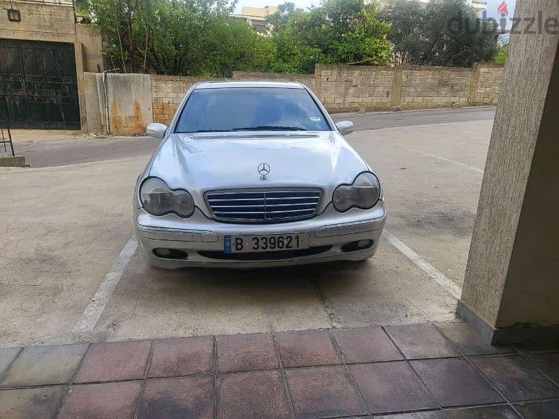 Mercedes-Benz C-Class 2004 1