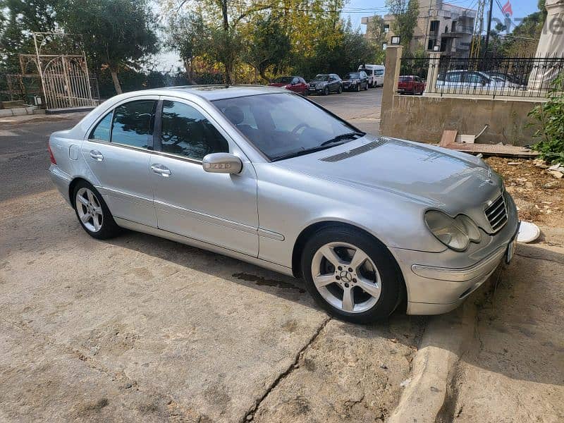 Mercedes-Benz C-Class 2004 9