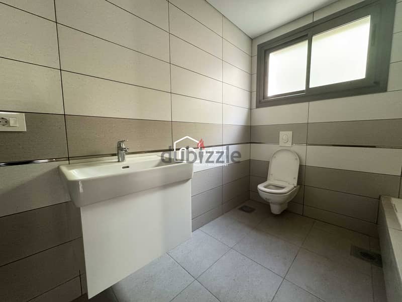 250 Sqm + 50 Sqm Garden - Apartment for Sale in Mtayleb 11