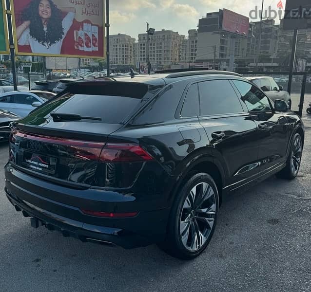 Audi Q8 2024 3