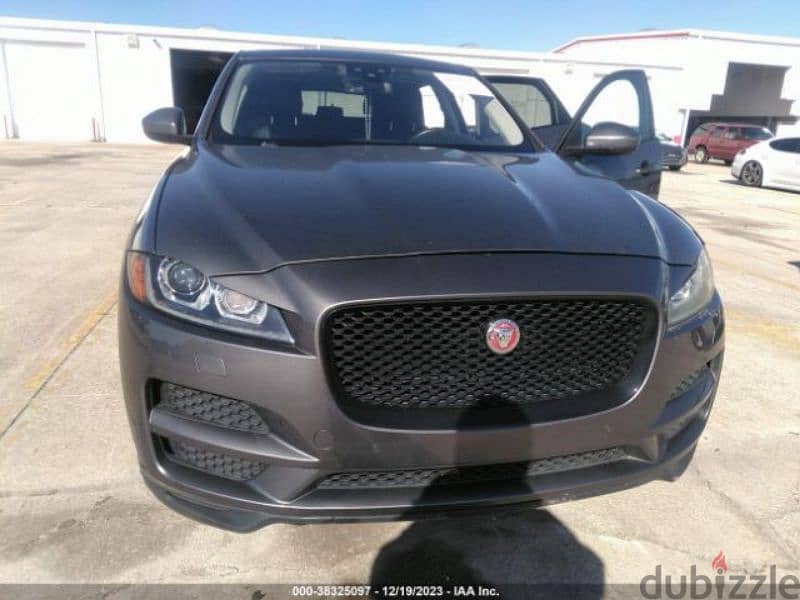 Jaguar F-Pace 2017 9