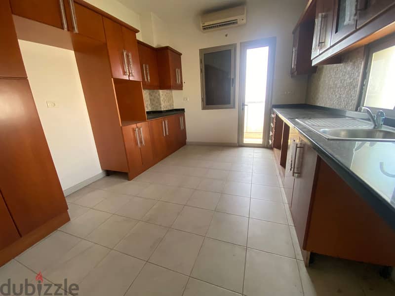 Apartment For Sale In Rawche شقة للبيع في الروشة 2