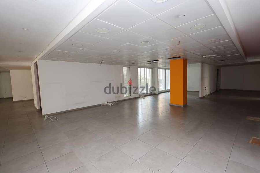 Office 250sqm open space for rent near AUBMC مكتب مساحته 250 متر مربع 0