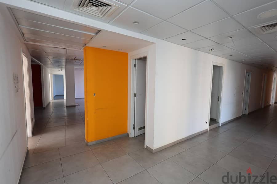 Office 250sqm open space for rent near AUBMC مكتب مساحته 250 متر مربع 2