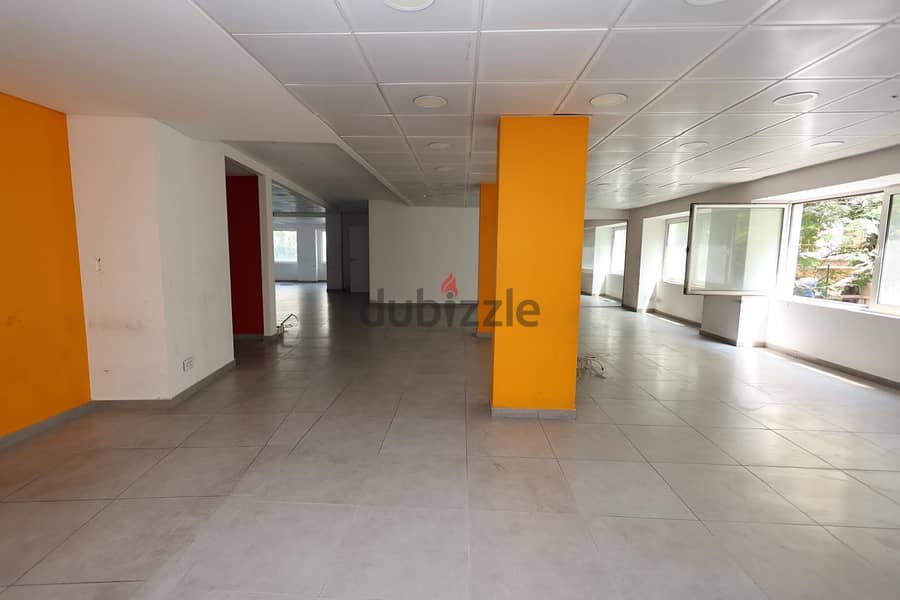 Office 250sqm open space for rent near AUBMC مكتب مساحته 250 متر مربع 7