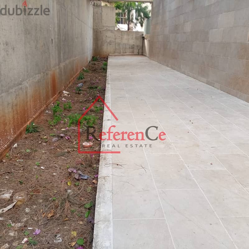 Building for sale in Baabda مبنى للبيع في بعبدا 3