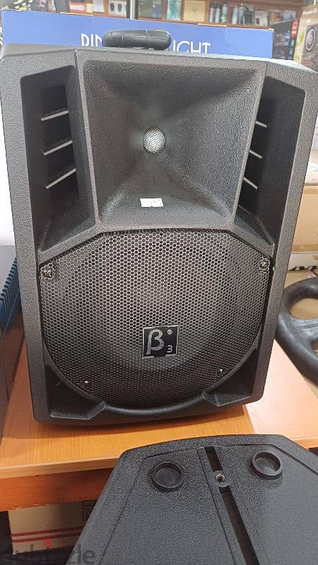 powered speaker 8 inch new not used 0