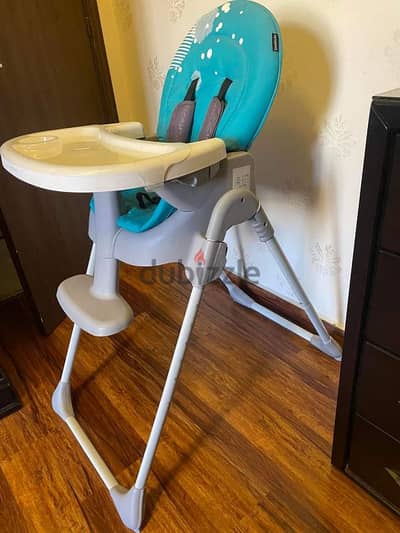 highchair excellent condition 50$