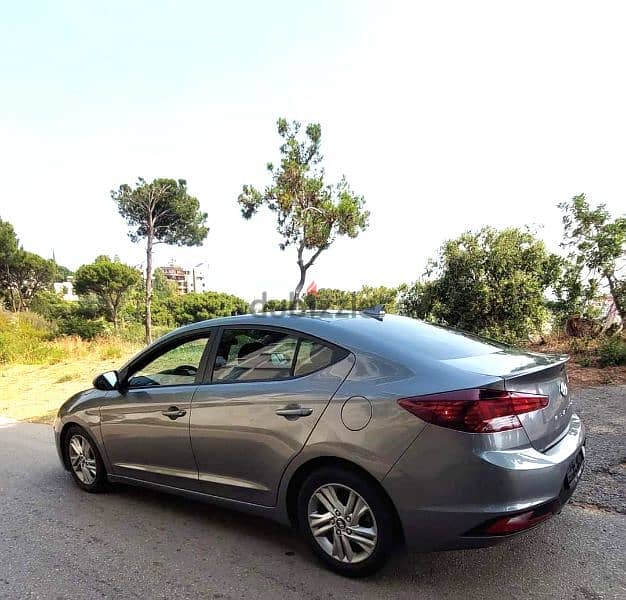 Hyundai Elantra 2019 1