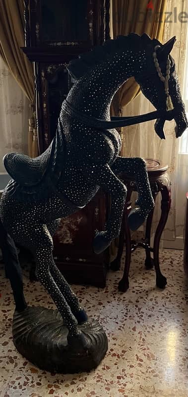 antique horse statue