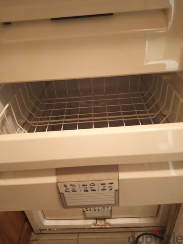 Hoover 4 drawers freezer defrost working very well 4