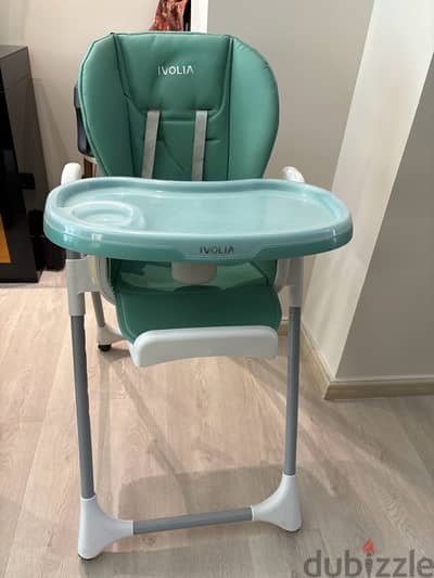 High chair Ivolia (like new)