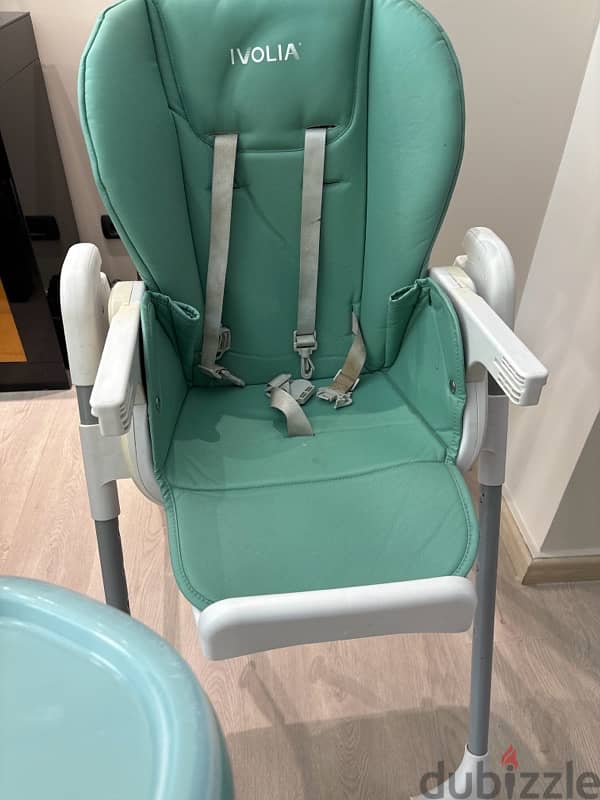 High chair Ivolia (like new) 1