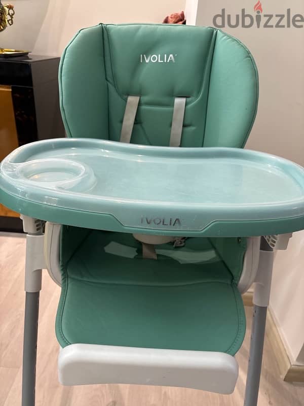 High chair Ivolia (like new) 2