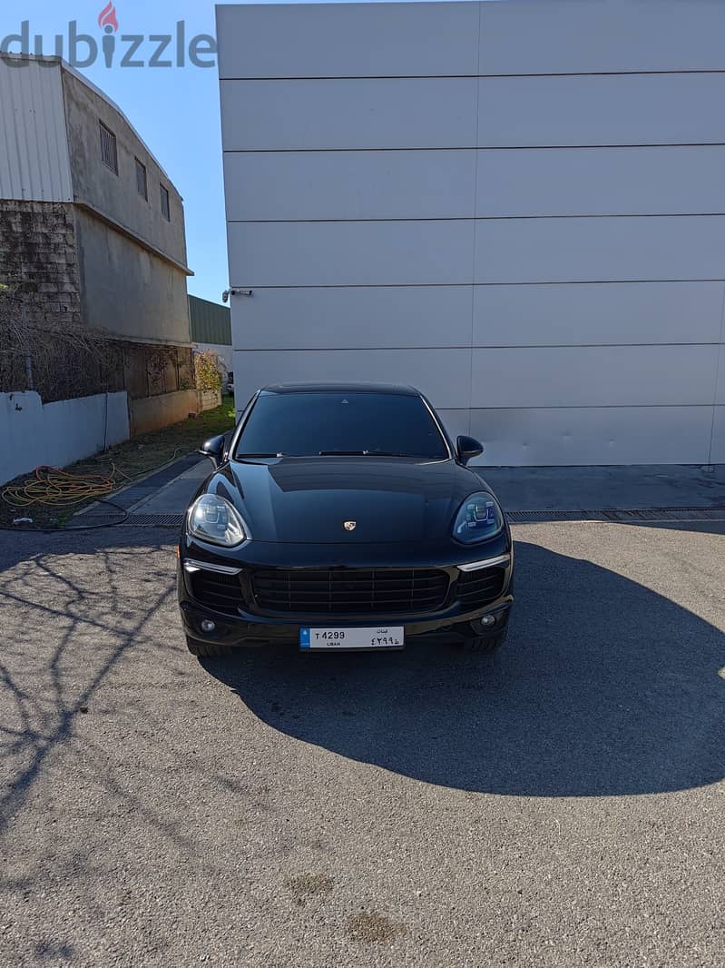 2015 Porsche Cayenne S 0