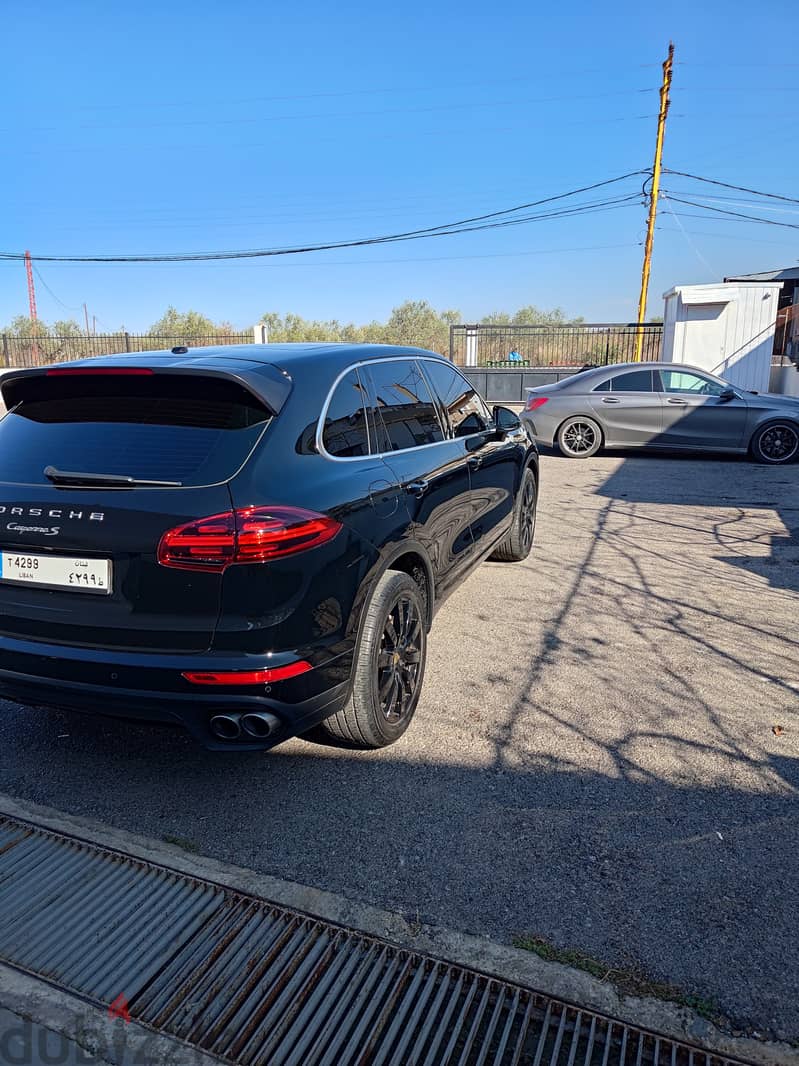 2015 Porsche Cayenne S 2