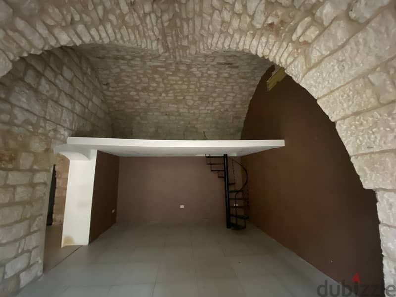 Jounieh/ building in a plot for rent - Restaurant, Hotel Or Night CLUB 0