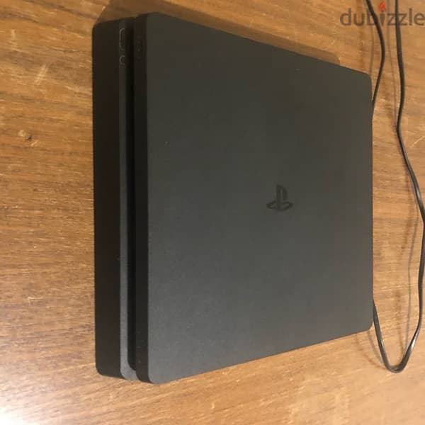 PS4 Slim 1