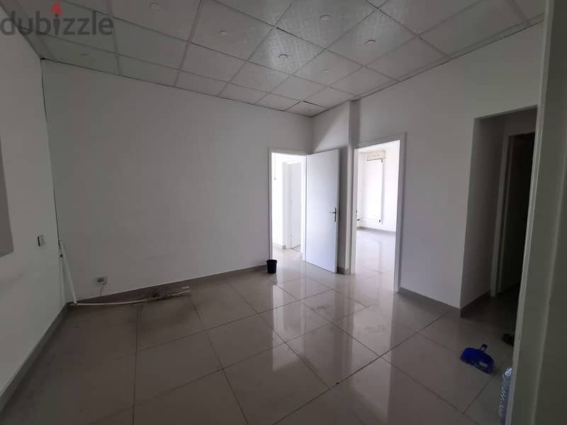 Ashrafieh | Prime Location 100m² Office | 3 Rooms | Catchy Deal 4