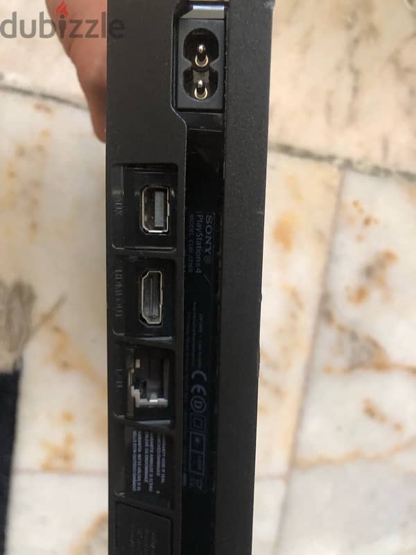 ps4 1t with 3 controllers not opened 2