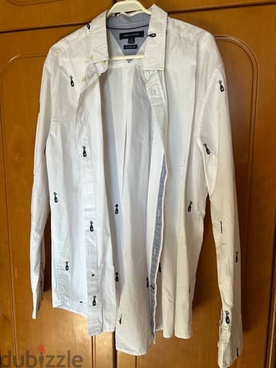 NEW TOMMY HILFIGER LARGE BOTTON DOWN COLLARED SHIRT