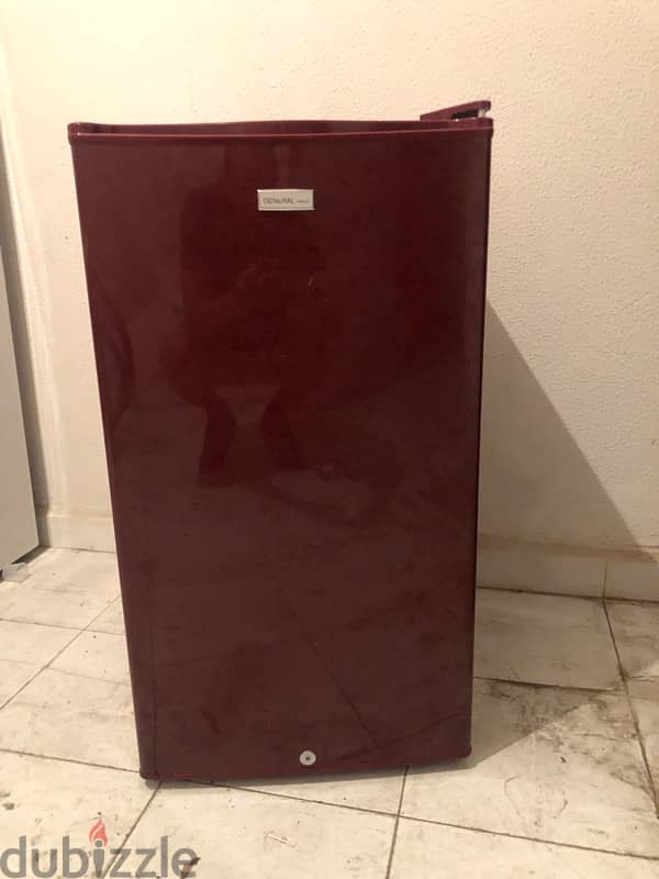 small refrigerator in excellent condition. 100$ 0