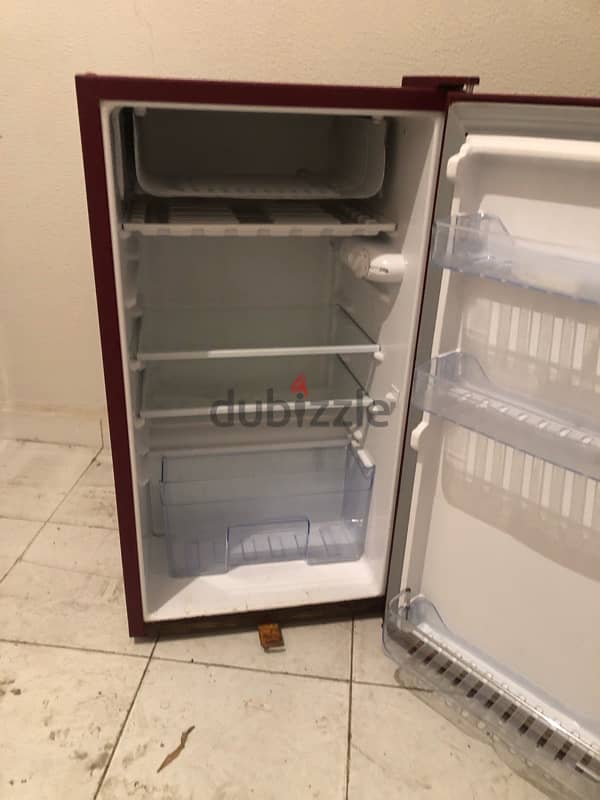 small refrigerator in excellent condition. 100$ 4