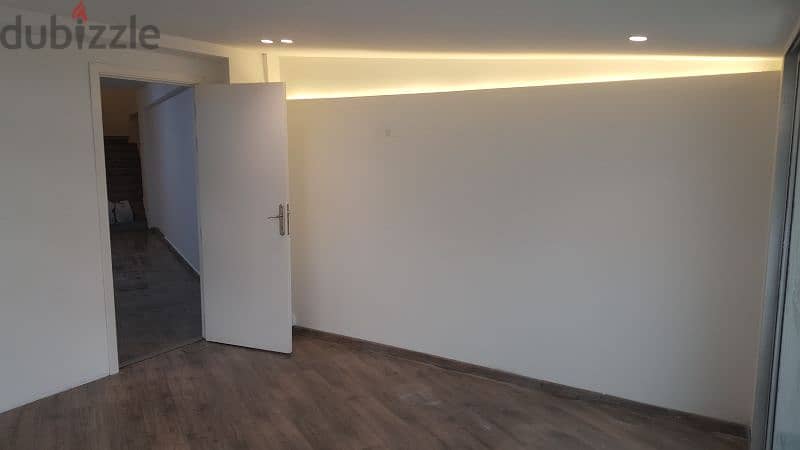 Office for rent in Hazmieh 3