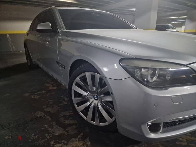 BMW 7-Series 2009 5