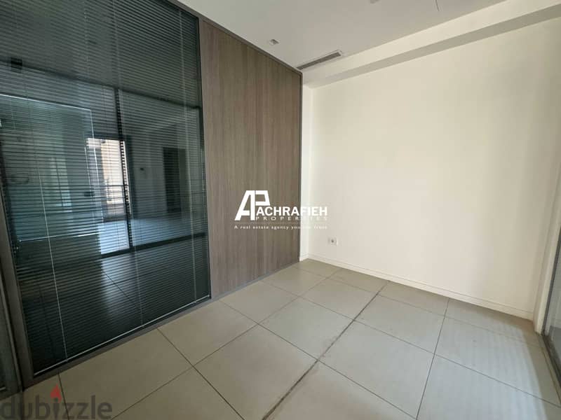 Office For Rent in Downtown - مكتب للإجار في وسط بيروت 3