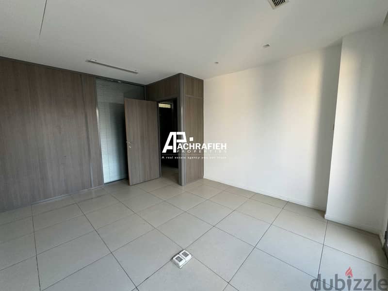 Office For Rent in Downtown - مكتب للإجار في وسط بيروت 8