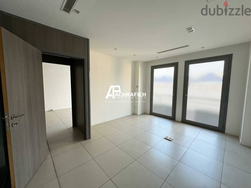 Office For Rent in Downtown - مكتب للإجار في وسط بيروت 9