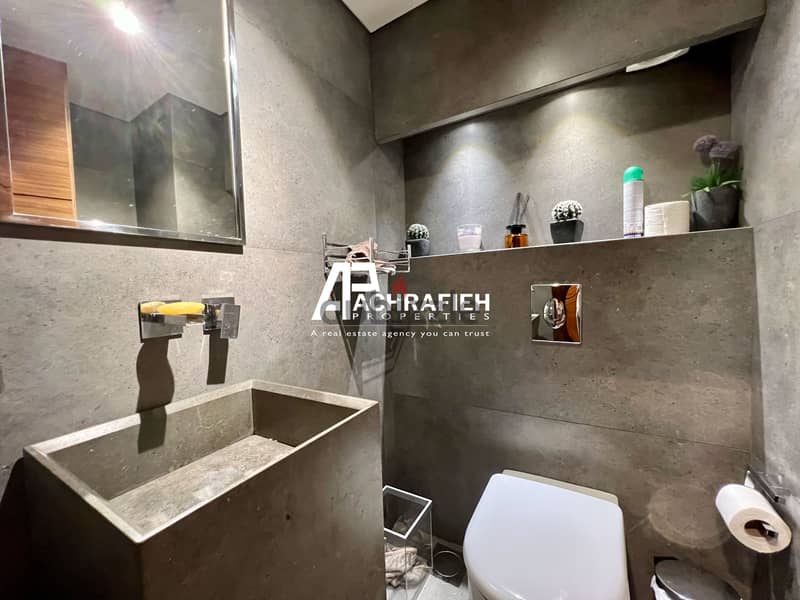 Apartment for Sale in Achrafieh - شقة للبيع في الأشرفية 14