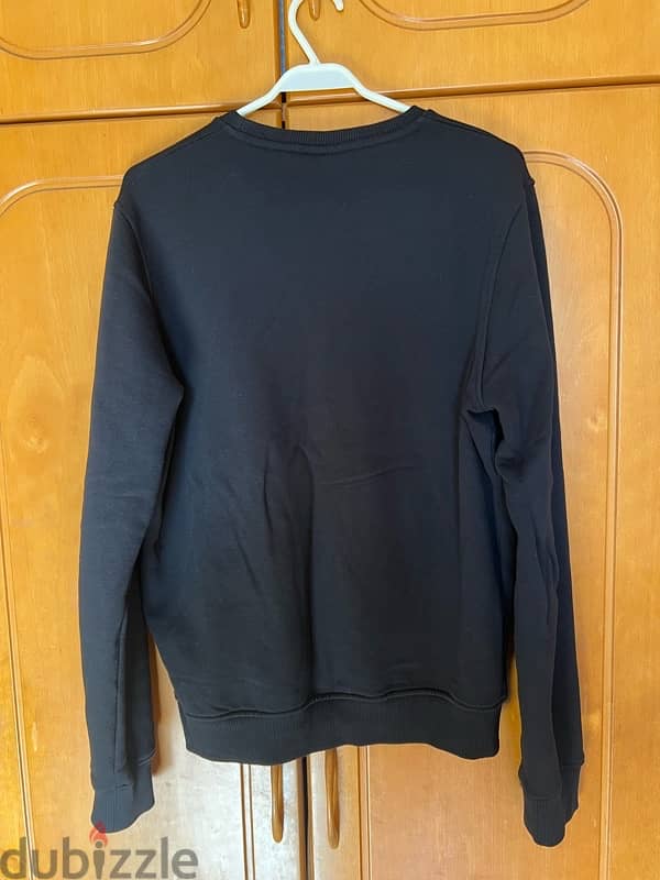 KARL LAGERFIELD MEDIUM SWEATER 1