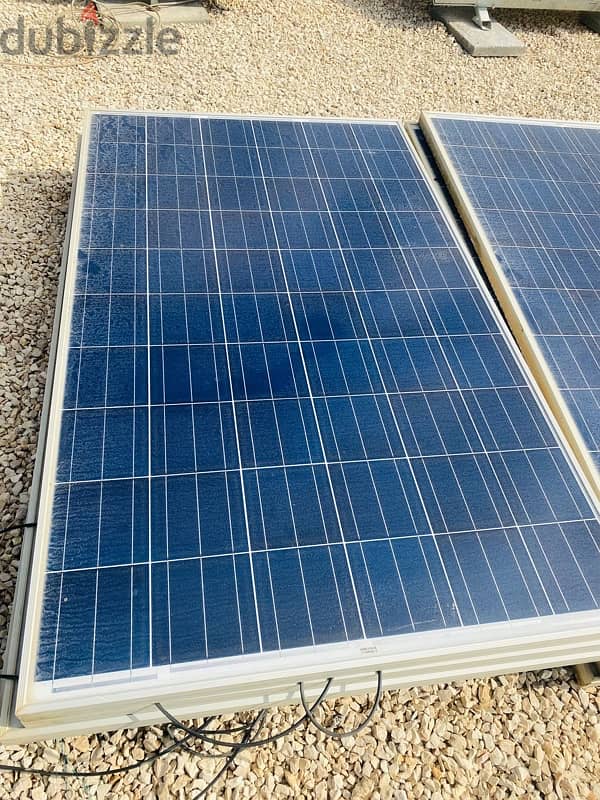 12 Used Solar Panel 250W - 30.4V Perfect Condition 300$ only 4