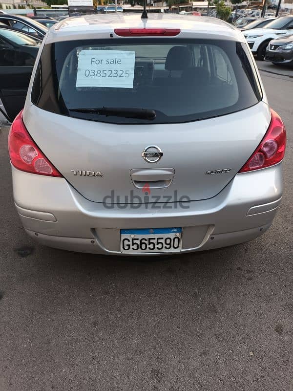 Nissan Tiida 2013 8