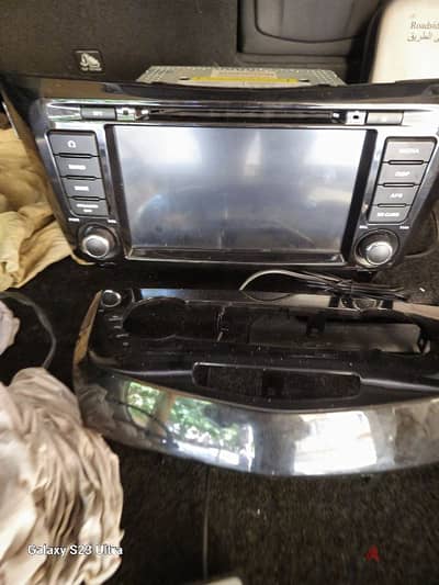 radio screen car enfotainment