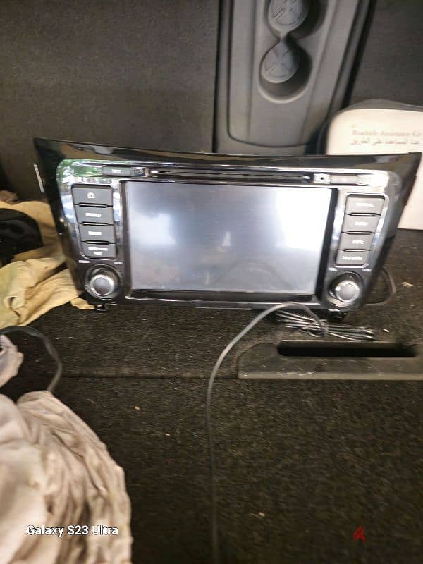 radio screen car enfotainment 1