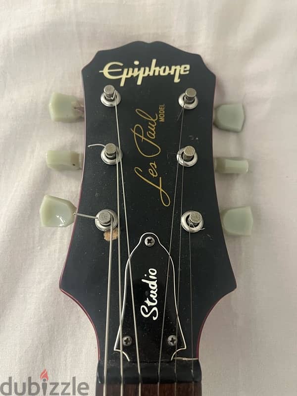 Epiphone les pauls guitar with gibson electronics 3