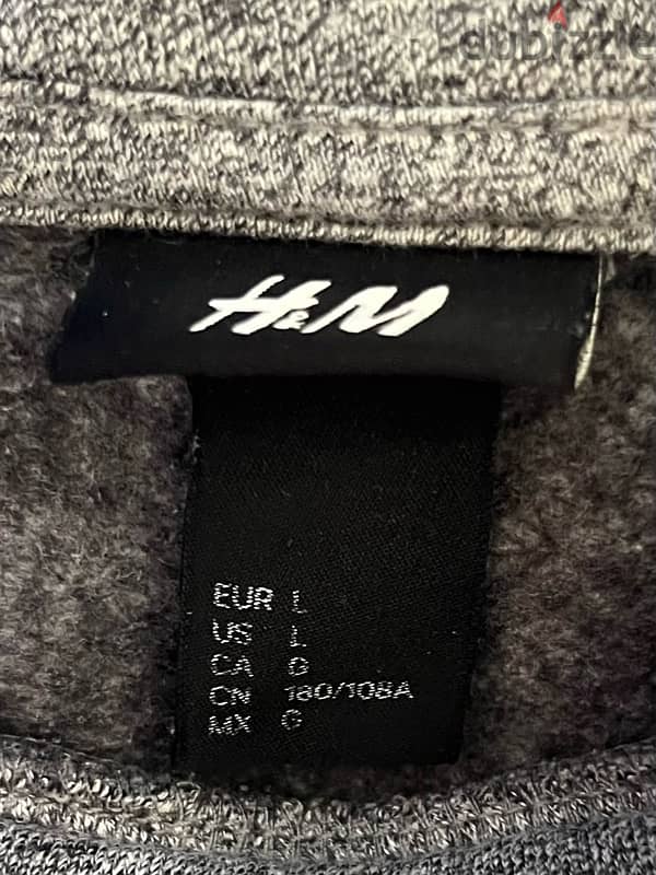 H&M LARGE SWEATER 2