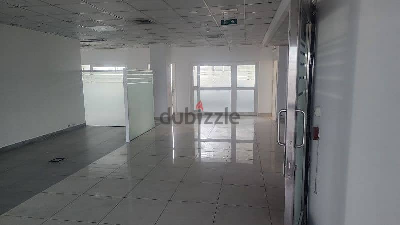 Showroom for rent in sin el filصالة عرض للايجار في سن الفيل 0