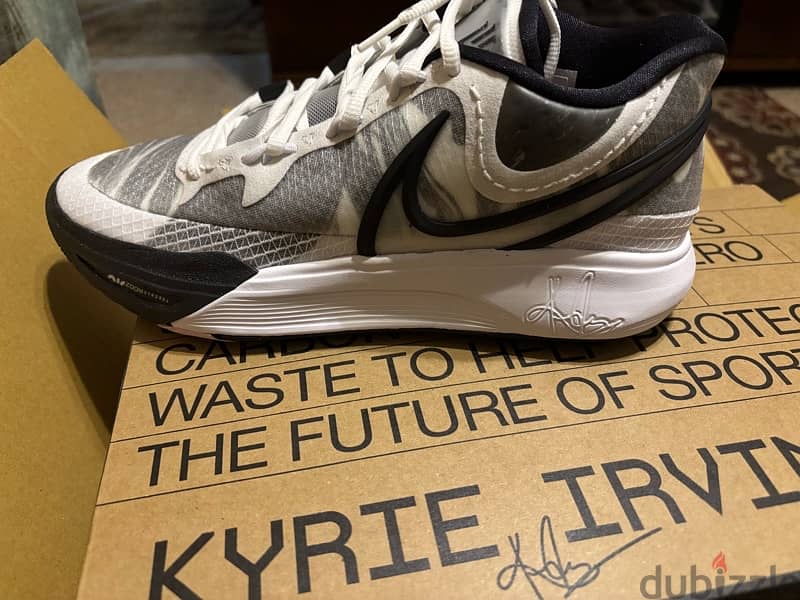 NIKE KYRIE IRVING 8 shoes 5